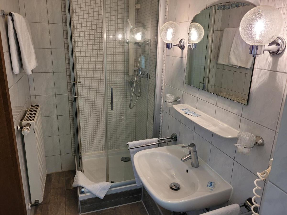 Ems-Hotel Emden Bagian luar foto