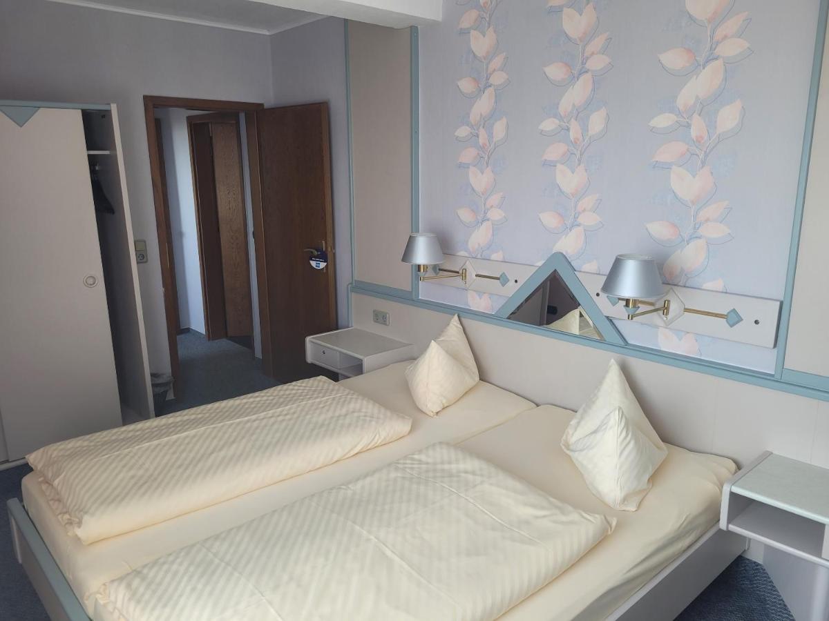 Ems-Hotel Emden Bagian luar foto