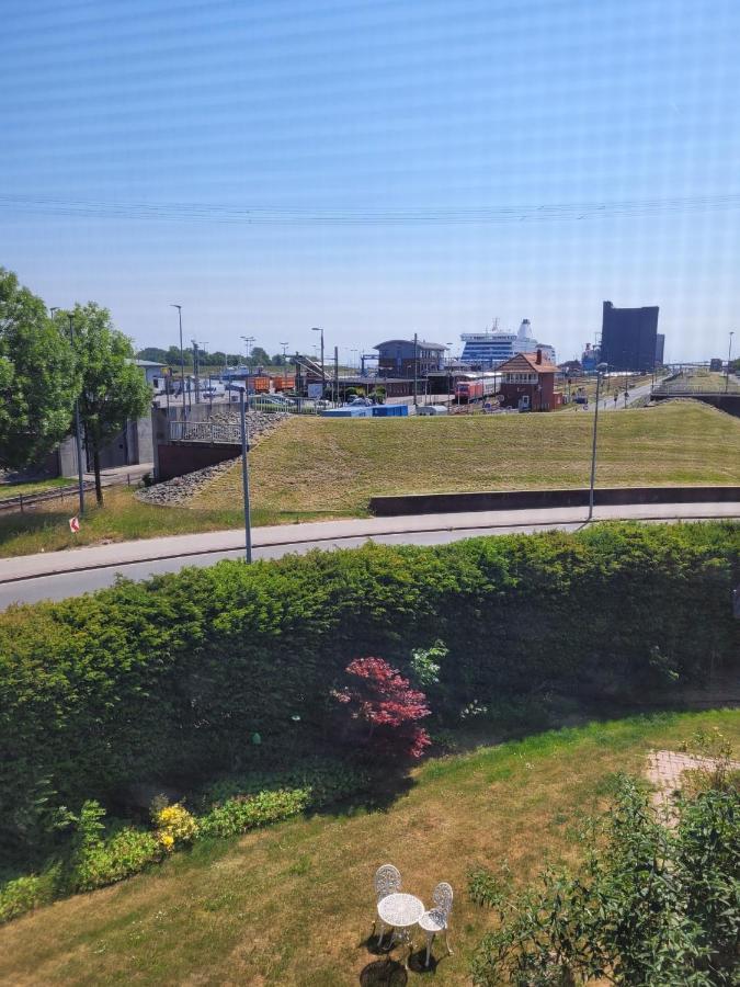 Ems-Hotel Emden Bagian luar foto