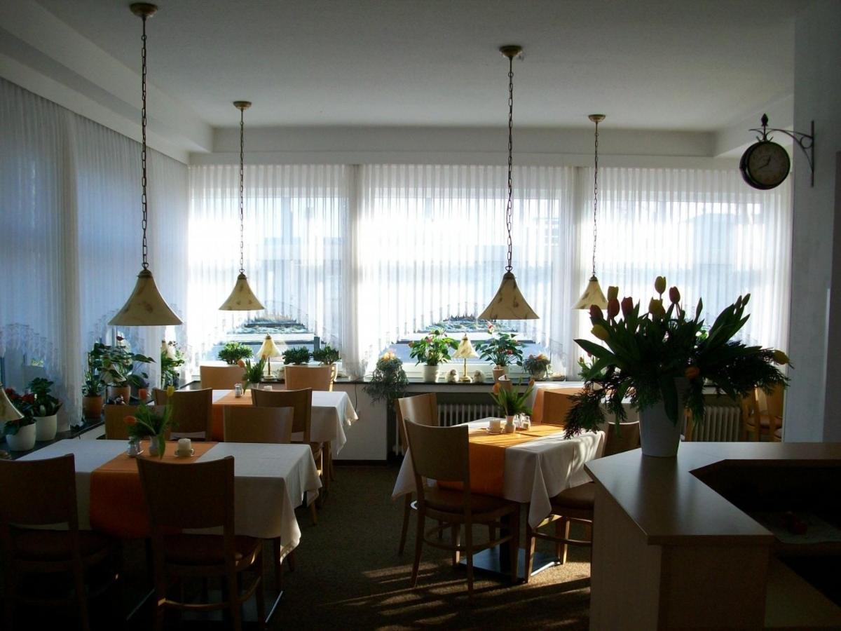 Ems-Hotel Emden Bagian luar foto